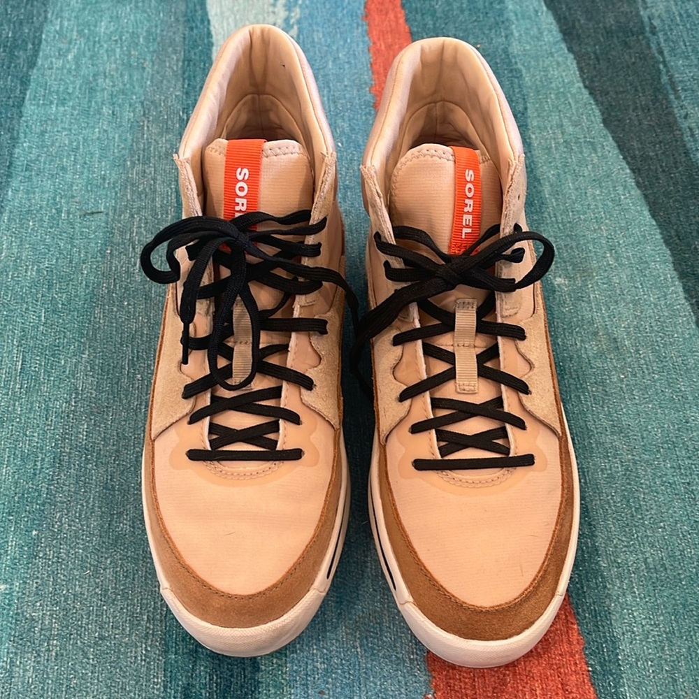 Sorel boots - like NEW!